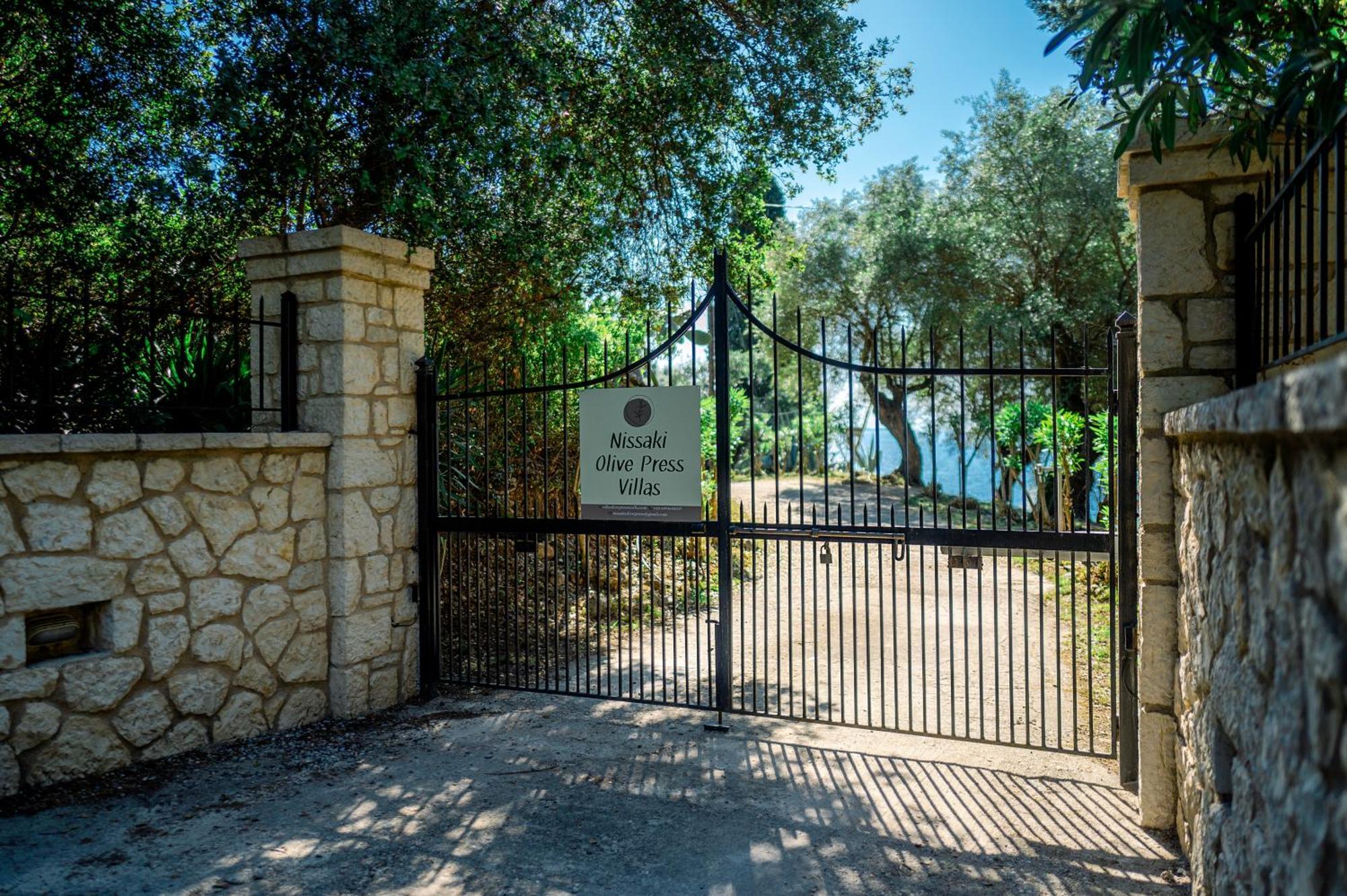 Nissaki Olive Press Villas Nisaki  ภายนอก รูปภาพ