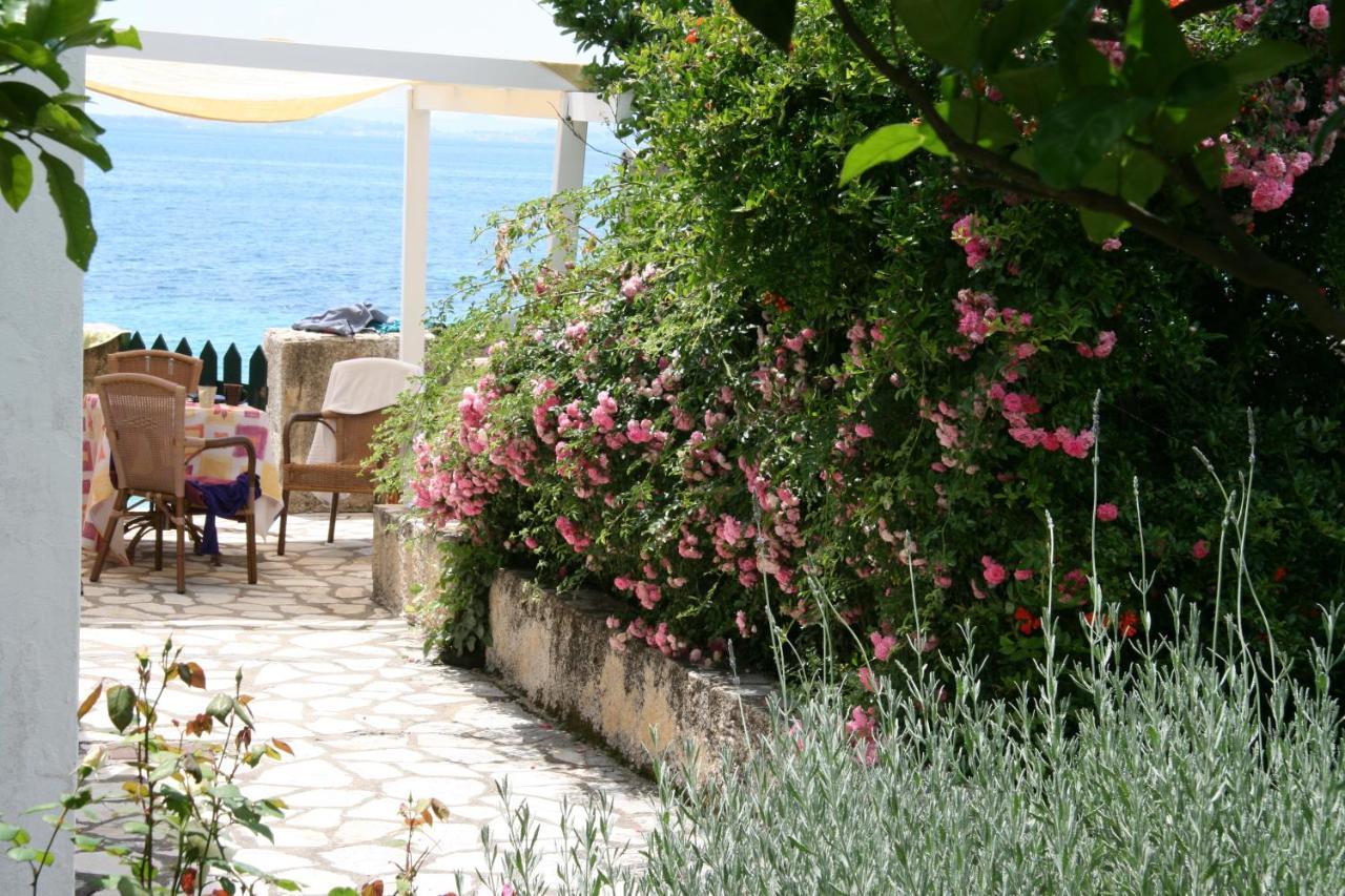 Nissaki Olive Press Villas Nisaki  ภายนอก รูปภาพ